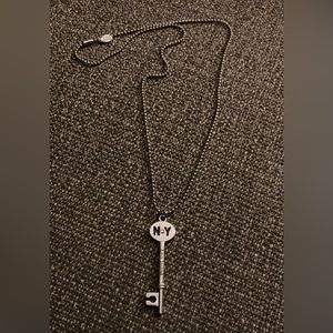 Cool Jewel Ellis Island Statue Of Liberty NY Key Pendant Necklaxe